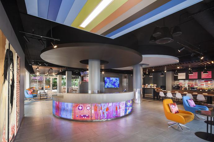 Imagen de los interiores del Hotel Aloft Miami Dadeland. Foto 16