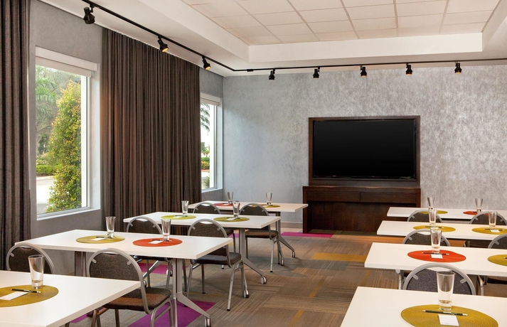 Imagen de los interiores del Hotel Aloft Miami Doral. Foto 13