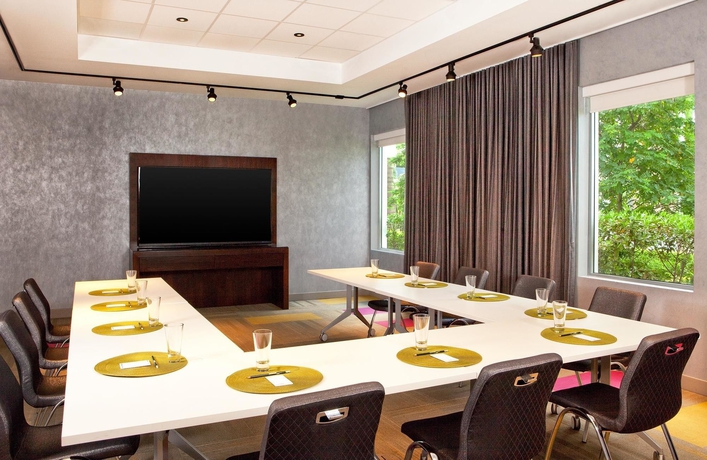 Imagen de los interiores del Hotel Aloft Miami Doral. Foto 15