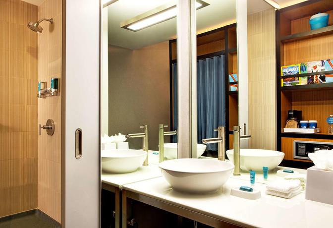 Imagen de la habitación del Hotel Aloft Milwaukee Downtown. Foto 8