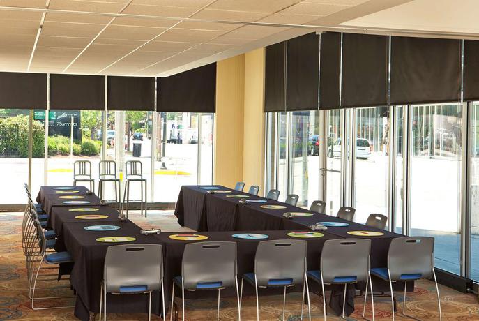 Imagen de los interiores del Hotel Aloft Milwaukee Downtown. Foto 11