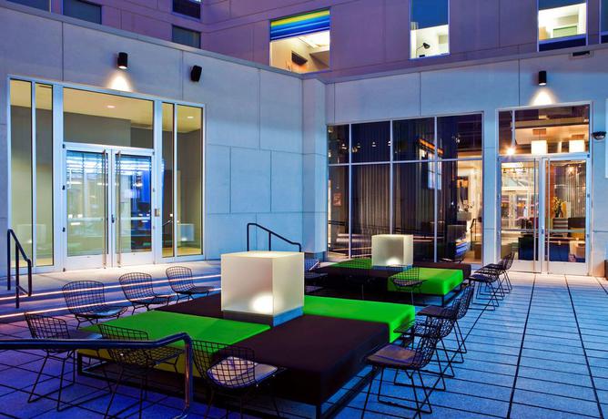 Imagen de los interiores del Hotel Aloft Milwaukee Downtown. Foto 12