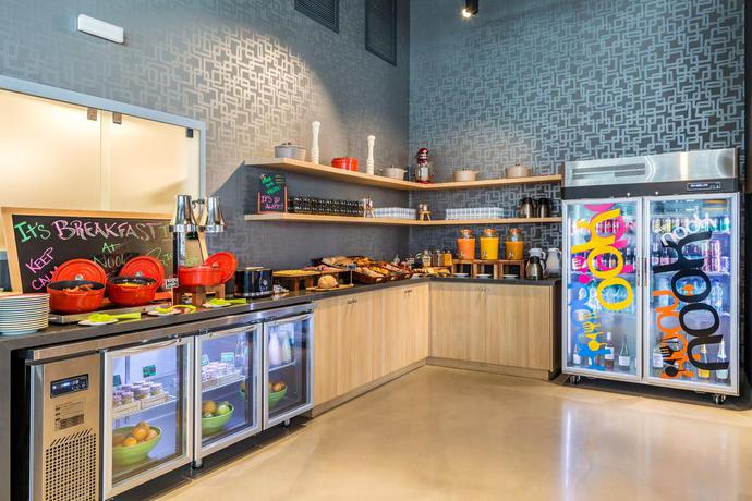 Imagen de los interiores del Hotel Aloft Montevideo. Foto 7