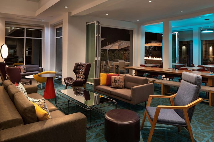 Imagen del bar/restaurante del Hotel Aloft Mountain View. Foto 4