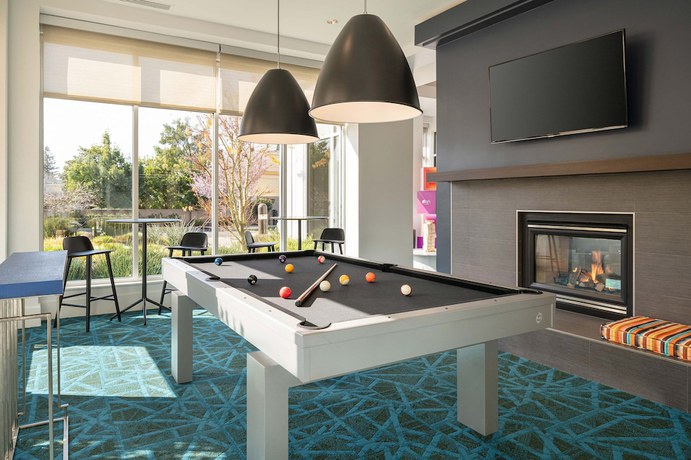 Imagen de los interiores del Hotel Aloft Mountain View. Foto 17