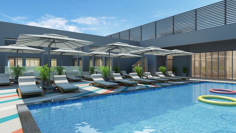 Imagen de la piscina del Hotel Aloft Muscat. Foto 18