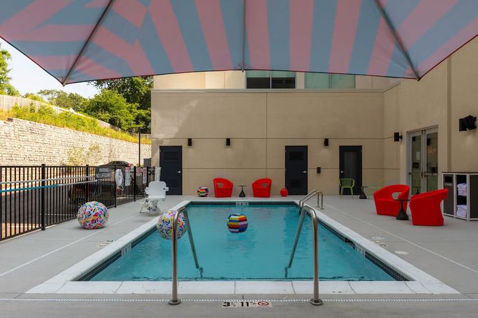 Imagen de la piscina del Hotel Aloft Nashville Airport. Foto 19