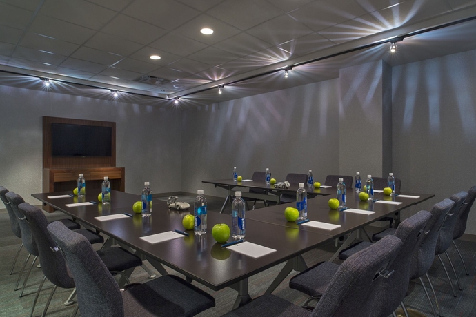 Imagen de los interiores del Hotel Aloft New Orleans Downtown. Foto 11