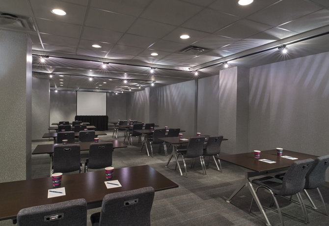 Imagen de los interiores del Hotel Aloft New Orleans Downtown. Foto 12