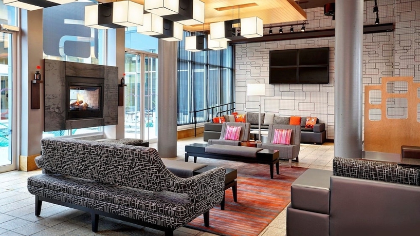 Imagen de los interiores del Hotel Aloft New York LaGuardia Airport. Foto 8