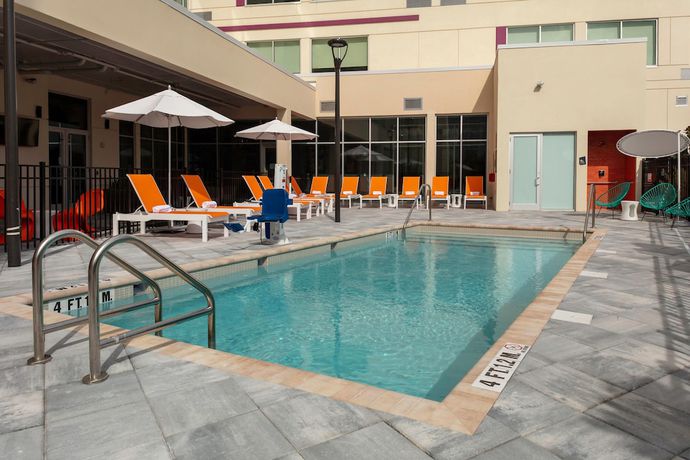 Imagen de la piscina del Hotel Aloft Orlando Lake Buena Vista. Foto 19