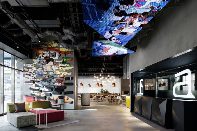 Imagen de los interiores del Hotel Aloft Osaka Dojima. Foto 18