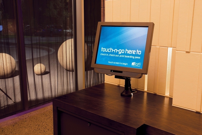 Imagen de los interiores del Hotel Aloft Philadelphia Airport. Foto 16