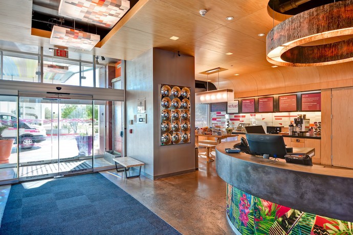 Imagen de los interiores del Hotel Aloft Phoenix Airport. Foto 17