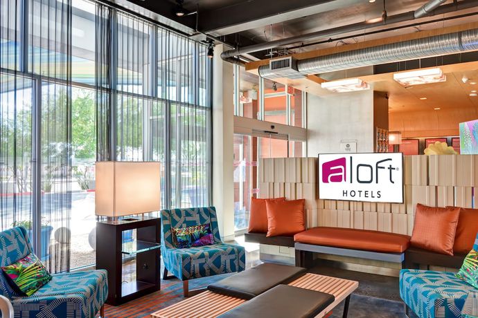 Imagen del bar/restaurante del Hotel Aloft Phoenix Airport. Foto 3