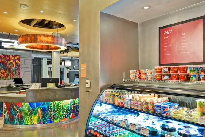Imagen del bar/restaurante del Hotel Aloft Phoenix Airport. Foto 6