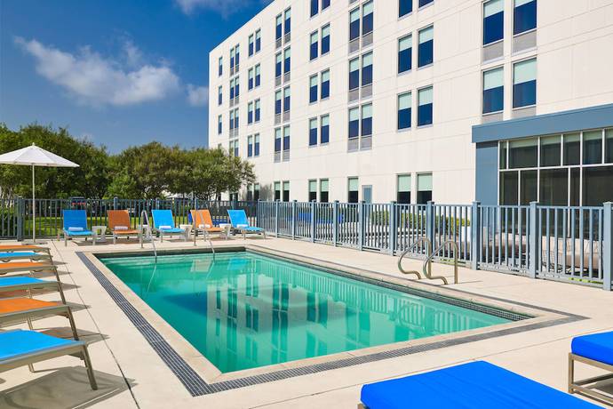 Imagen de la piscina del Hotel Aloft Plano. Foto 19