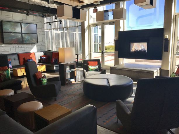 Imagen de los interiores del Hotel Aloft Plano. Foto 17