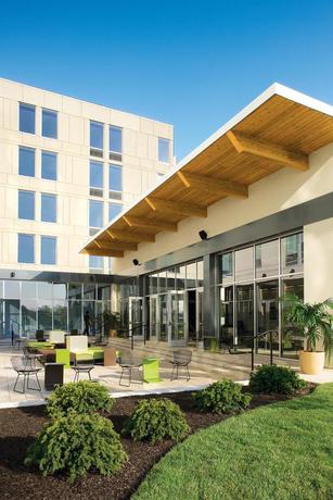 Imagen de los exteriores del Hotel Aloft Portland Airport At Cascade Station. Foto 7