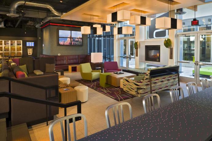 Imagen del bar/restaurante del Hotel Aloft Portland Airport At Cascade Station. Foto 3