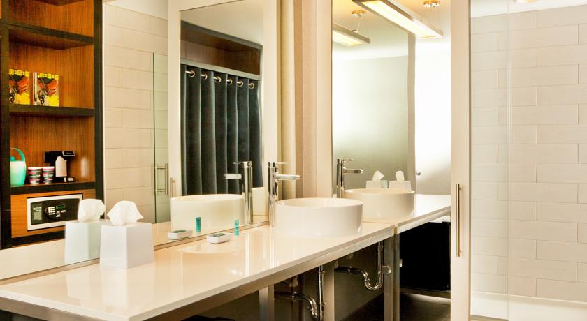 Imagen de la habitación del Hotel Aloft Raleigh. Foto 7