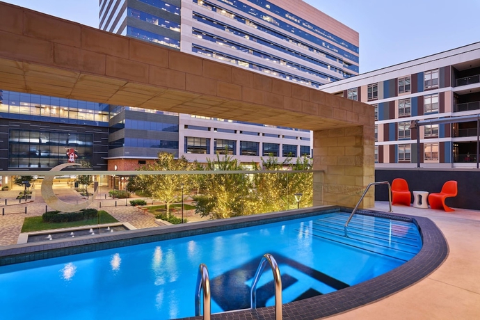 Imagen de la piscina del Hotel Aloft Richardson. Foto 19