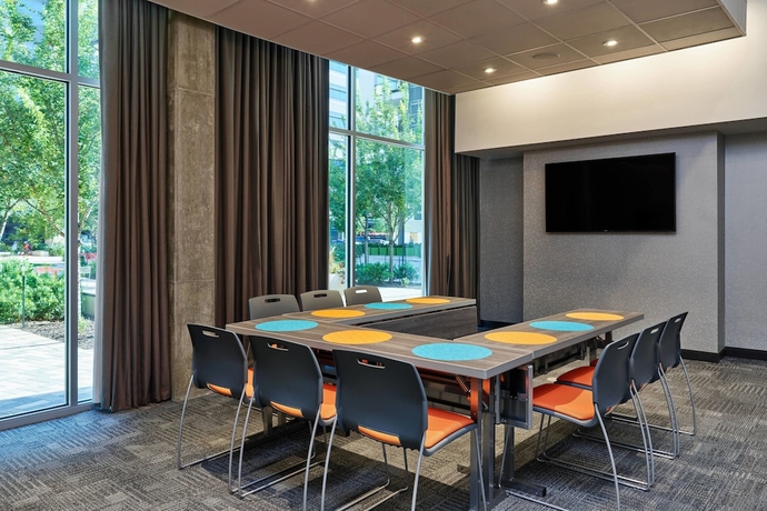 Imagen de los interiores del Hotel Aloft Richardson. Foto 17