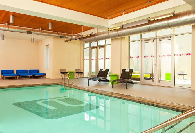 Imagen de la piscina del Hotel Aloft Richmond West Short Pump. Foto 16