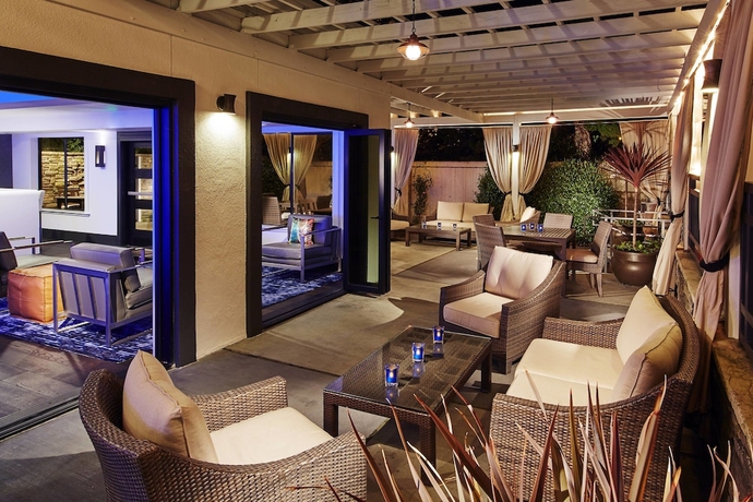 Imagen de los exteriores del Hotel Aloft San Jose Cupertino. Foto 15