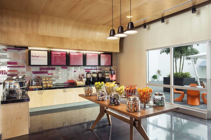 Imagen del bar/restaurante del Hotel Aloft Sarasota. Foto 6