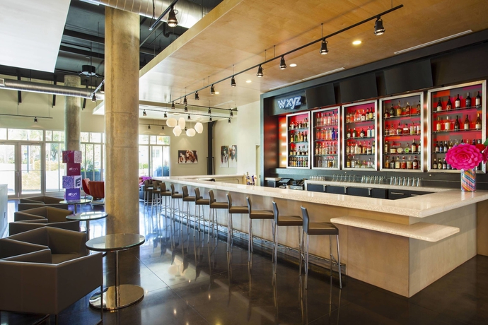 Imagen del bar/restaurante del Hotel Aloft Sarasota. Foto 8