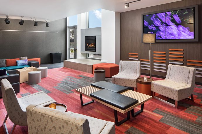 Imagen de los interiores del Hotel Aloft Seattle Sea-Tac Airport. Foto 16