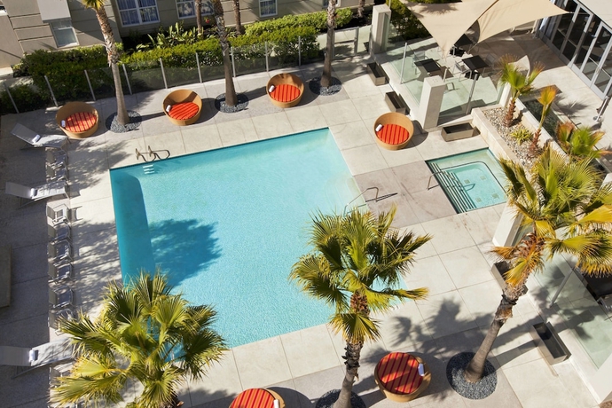 Imagen de la piscina del Hotel Aloft Silicon Valley. Foto 19