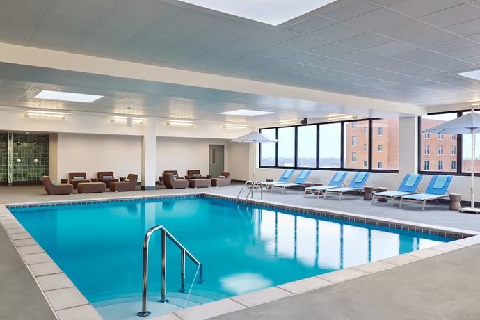 Imagen de la piscina del Hotel Aloft South Bend. Foto 20