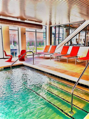 Imagen de la piscina del Hotel Aloft St. Louis Cortex. Foto 19