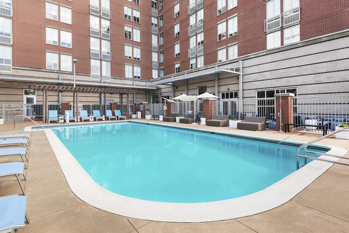 Imagen de la piscina del Hotel Aloft Tallahassee Downtown. Foto 15