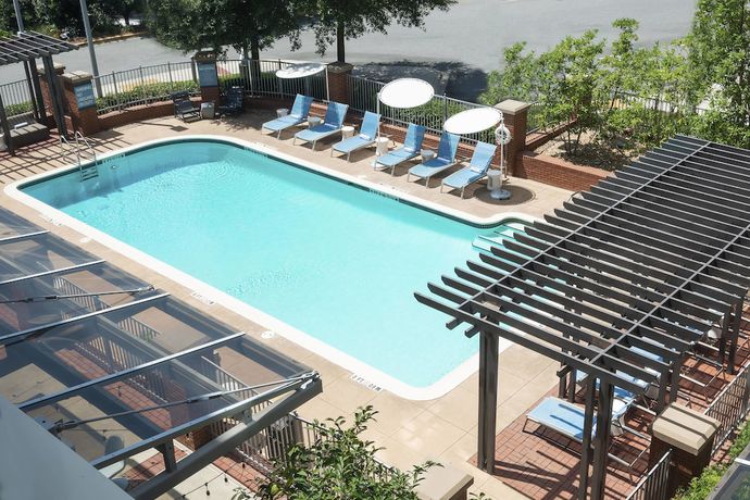 Imagen de la piscina del Hotel Aloft Tallahassee Downtown. Foto 16