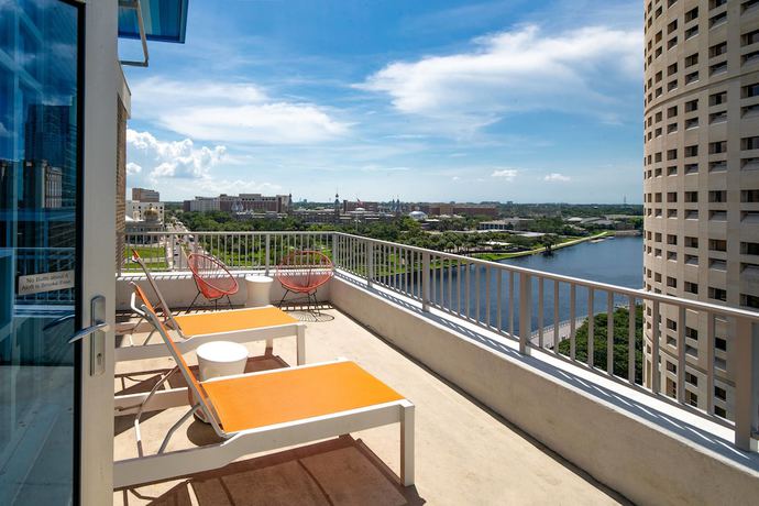 Imagen de la habitación del Hotel Aloft Tampa Downtown. Foto 7