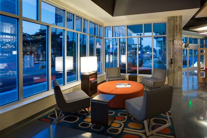 Imagen de los interiores del Hotel Aloft Tampa Downtown. Foto 18