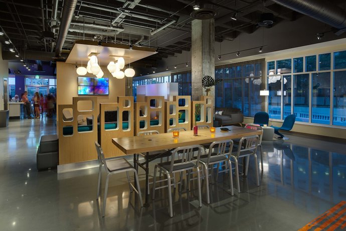 Imagen de los interiores del Hotel Aloft Tampa Downtown. Foto 19
