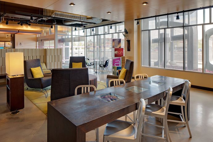 Imagen del bar/restaurante del Hotel Aloft Tucson University. Foto 6