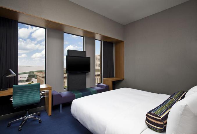 Imagen de la habitación del Hotel Aloft Tulsa Downtown. Foto 6