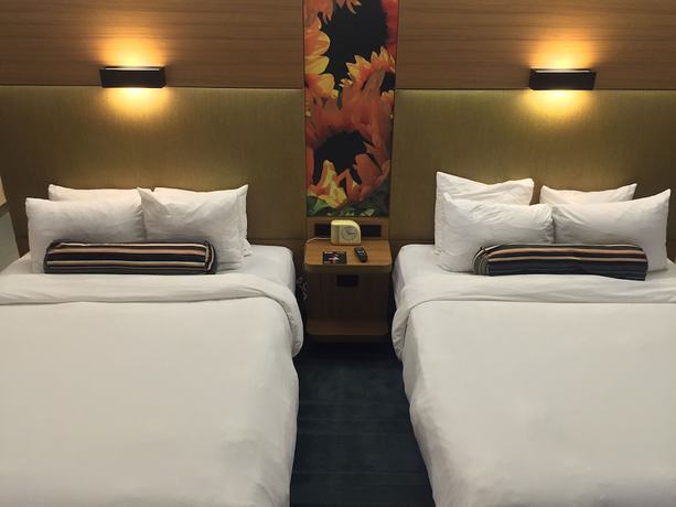 Imagen de la habitación del Hotel Aloft Tulsa. Foto 3