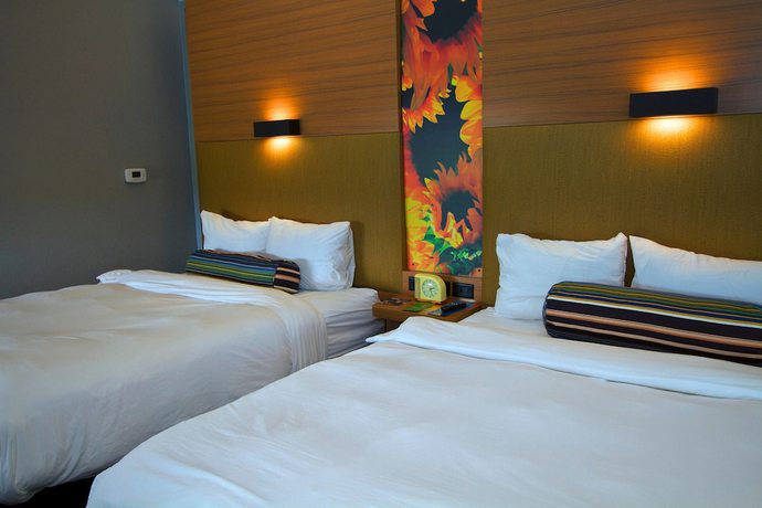 Imagen de la habitación del Hotel Aloft Tulsa. Foto 9
