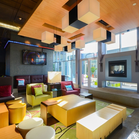 Imagen de los interiores del Hotel Aloft Vaughan Mills. Foto 13