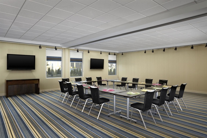 Imagen de los interiores del Hotel Aloft Vaughan Mills. Foto 15