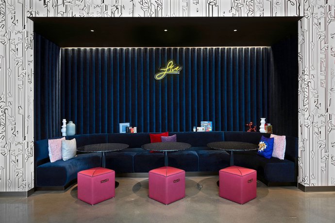 Imagen de los interiores del Hotel Aloft by Marriott Kansas City Country Club Plaza. Foto 9