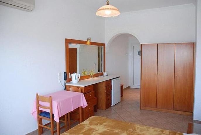 Imagen de la habitación del Hotel Aloha, Agios Gordios. Foto 6