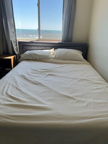 Imagen de la habitación del Hotel Aloha Beach Club Resort. Foto 14