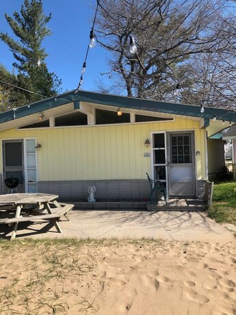 Imagen de la habitación del Hotel Aloha Beach Club Resort. Foto 15